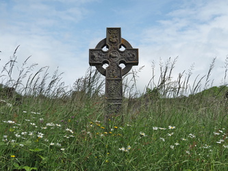 Alter Grabstein auf dem Friedhof