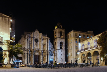 Plaza de la Catedral bei Nacht