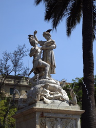 Skulptur am Plaza de Armas