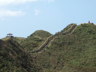 Treppen und Wege über die Berge