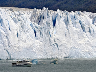 Boot vor der Gletscherzunge