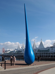 Skulptur am Wasser