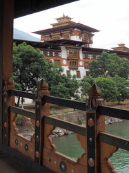 Punakha Dzong - Blick von der Brücke