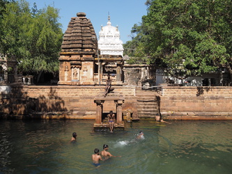 Wasserbecken in der Tempelanlage