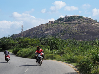 Blick auf den Tempelberg Vindyagiri bzw. Indragiri