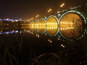 Brücke im Qujiang Pool Park