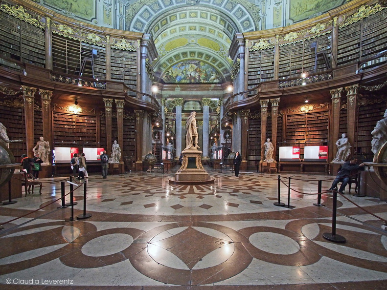 Nationalbibliothek - Prunksaal - 2013-05-11---15-12-25_ji.jpg 2013-05-11---15-12-25_ji.jpg
