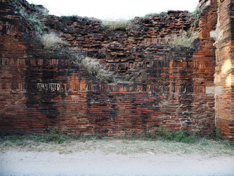 Stadtmauer in Bagan