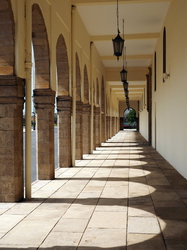 Säulengang an der Assounna Moschee