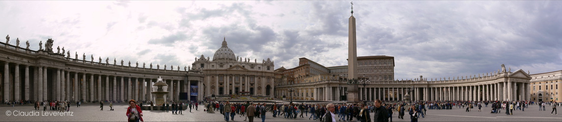 Panoramablick auf den Petersplatz
