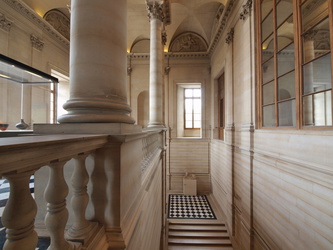 Treppenhaus im Louvre