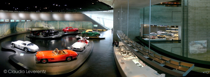 Stuttgart - Mercedes Benz Museum