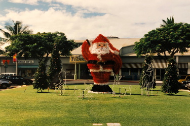 Maui - Weihnachtsmann vor dem Einkaufzentrum