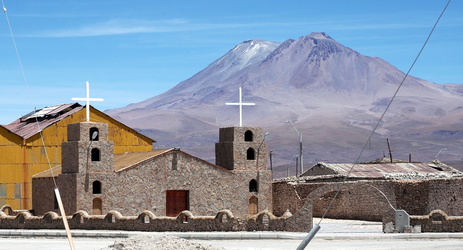 Kirche in Ollagüe an der Grenze zu Bolivien