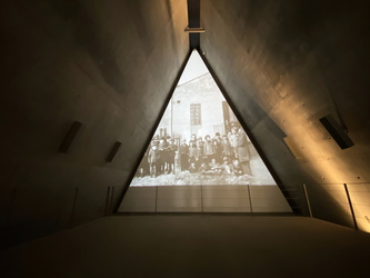 Yad Vashem - Eingangsbereich im Museum zur Geschichte des Holocaust