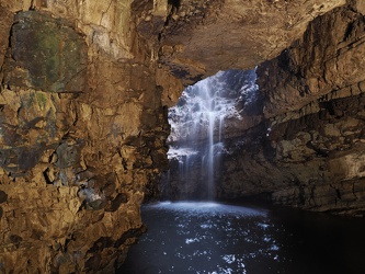 Lairg - Wasserfall im Smoo Cave