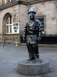 Feuerwehrmann-Statue