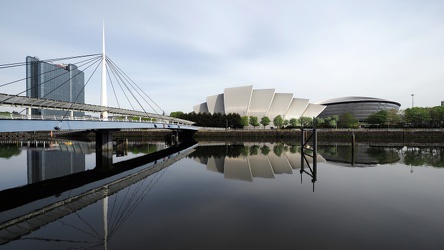 Blick über den River Clyde mit Bell´s Bridge und SEC Armadillo