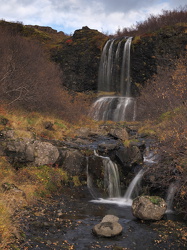 Vesturland - kleiner Wasserfall am Wegesrand