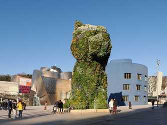 Bilbao - Puppy-Skulpltur am Guggenheim-Museum