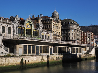 Bilbao - Bahnhof am Nervion Fluss