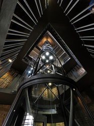 Rathaus-Treppe mit Aufzug